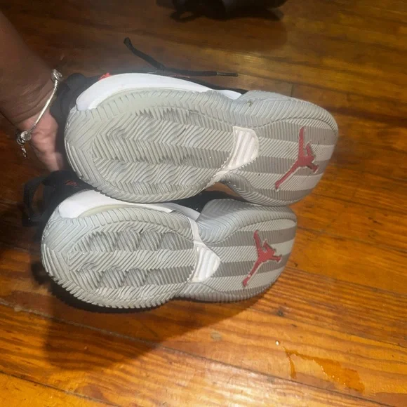 Jordan Black and Red Sneakers - Picture 5 of 6